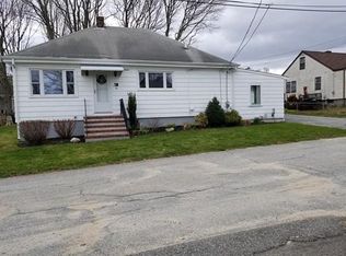 16 Bayview Ave, Tiverton, RI 02878