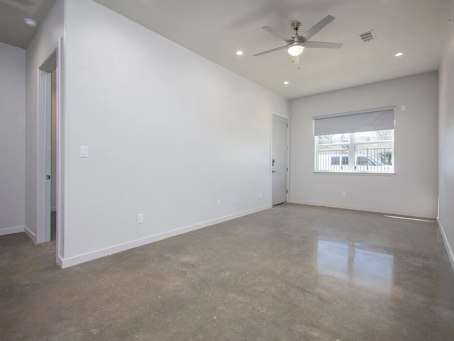 2201 Arbrook — Photo 4