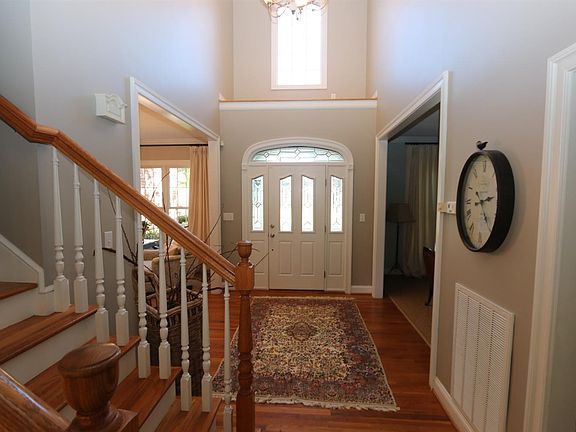 4th image of 200 Whitley Way