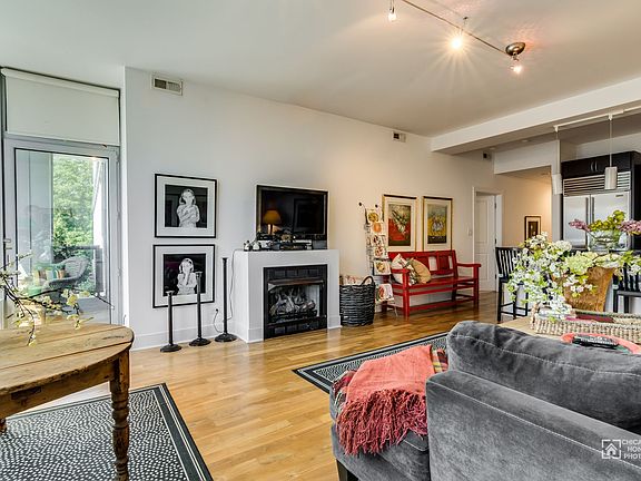 3rd image of 525 Kedzie St APT 404