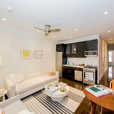 Rented by Francine Realty | media 20