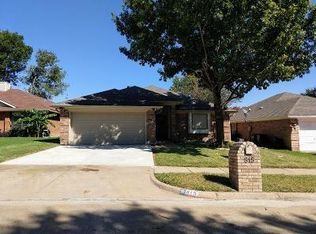 815 Lovingham Dr, Arlington, TX 76017