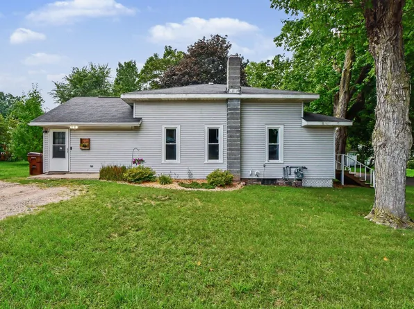 326 Beech St, Freeport, MI 49325