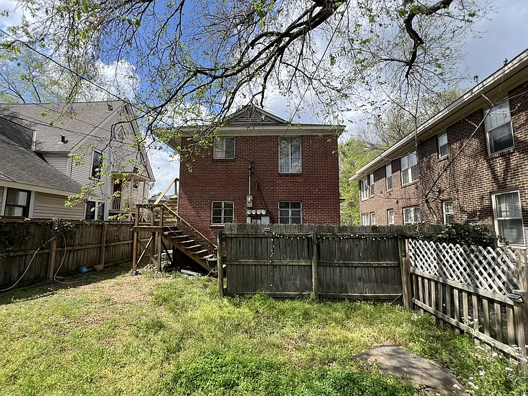 1417 Center St #3 — Photo 5