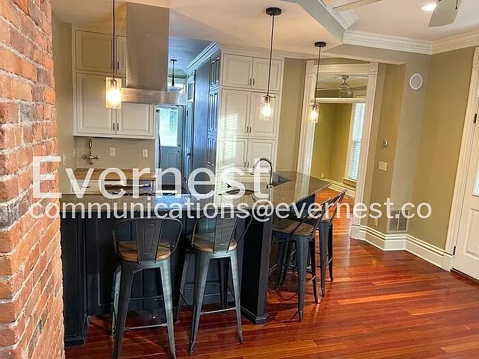 112 Hanford St #A — Photo 4