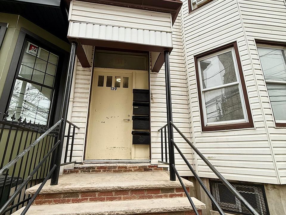 1st image of 139 Clifton Ave APT 1