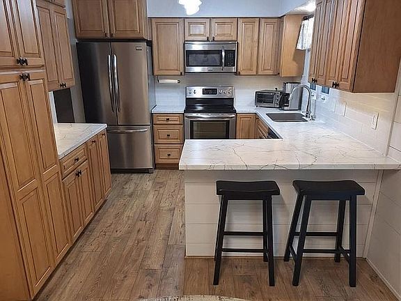 5th image of 1009 23rd Ave W