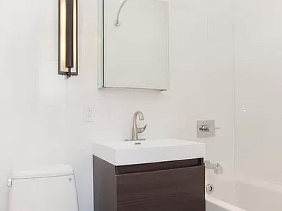 2nd image of 130 Orchard St APT 44
