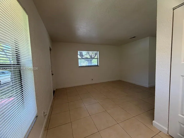919 NW 2nd Ave #1 — Photo 3
