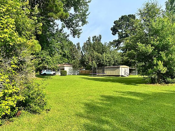 2nd image of 105 Alma Dr