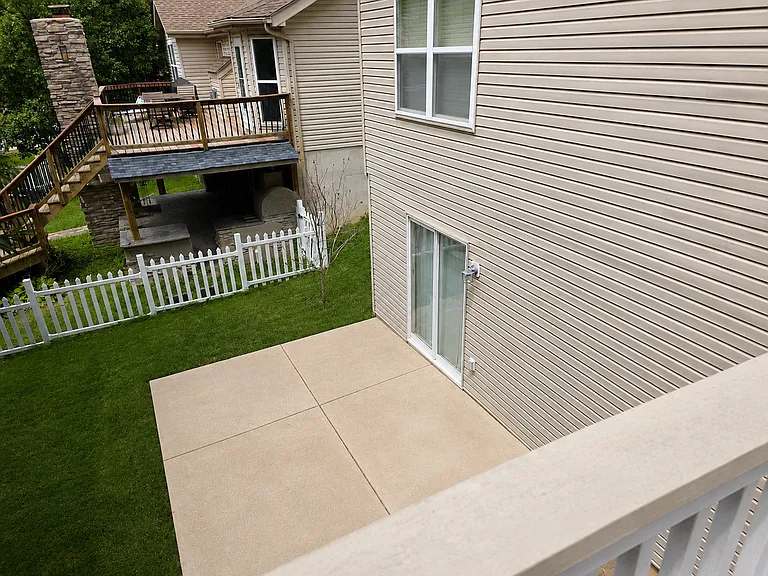 708 English Ivy — Photo 25