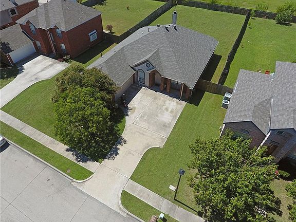 2nd image of 3401 Sea Breeze Ln