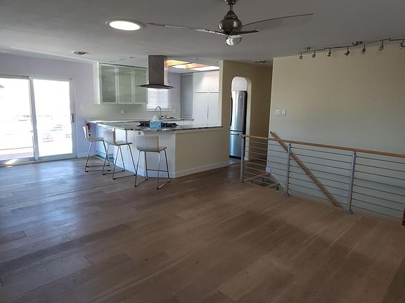 3rd image of 890 Orman Dr