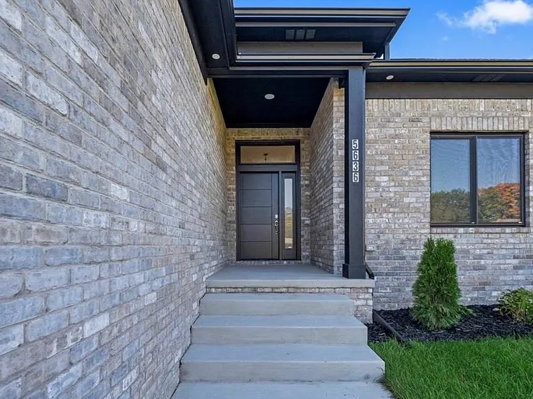 5636 Paris Dr — Photo 4