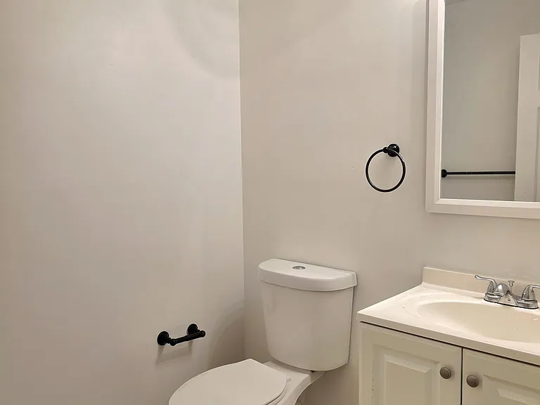 58 Madison Ct — Photo 8