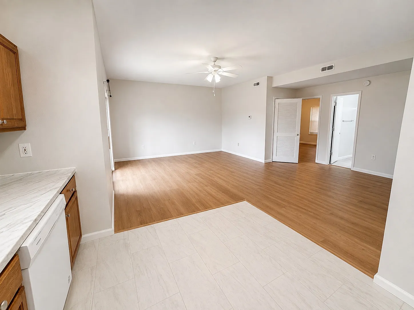 425 Thornton St — Photo 4