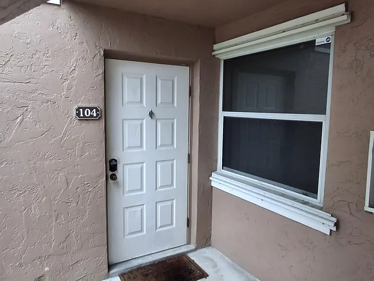 1276 SW 113th Ter #104 — Photo 8