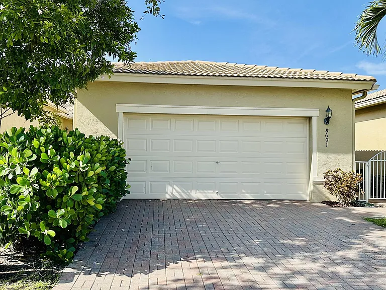 8601 Mangrove Cay — Photo 1