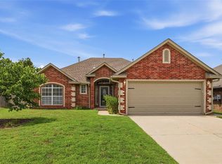 12305 SW 9th St, Yukon, OK 73099