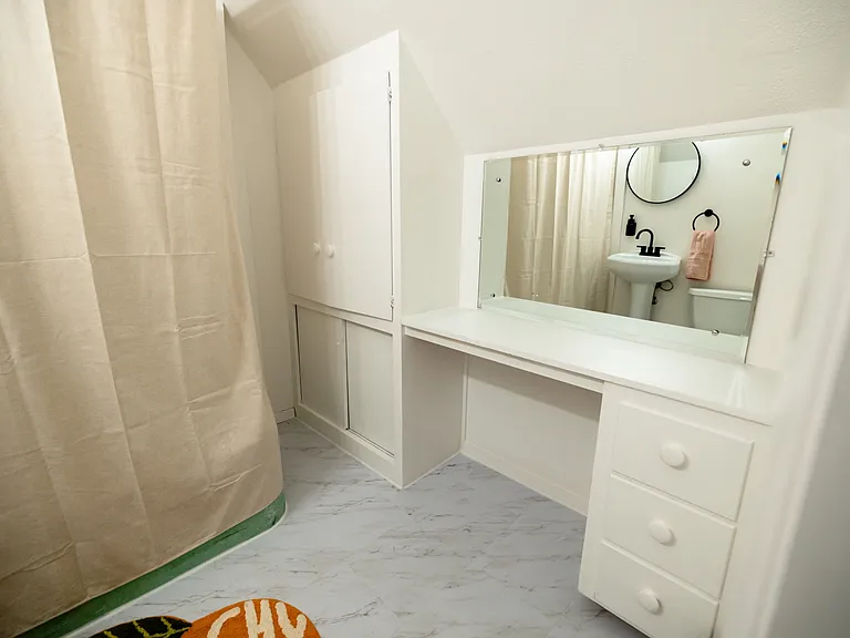 1126 Jefferson St NE #2 — Photo 8