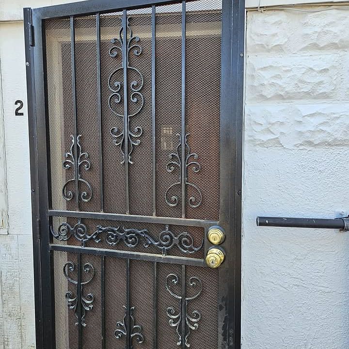 2nd image of 16 S Grandview Ave APT 1