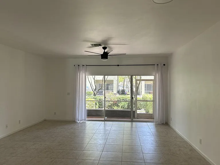 6974 Oak Bridge Ln — Photo 3