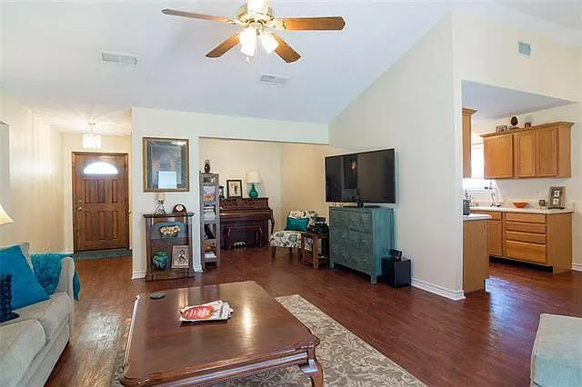 2505 Cantrell St — Photo 5