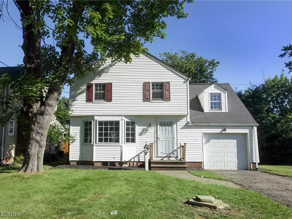 1207 Colonial Blvd NE, Canton, OH 44714