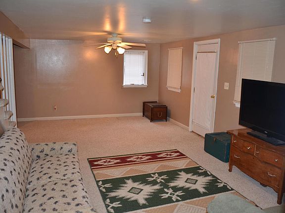 4th image of N1967 Wedgewood Dr E