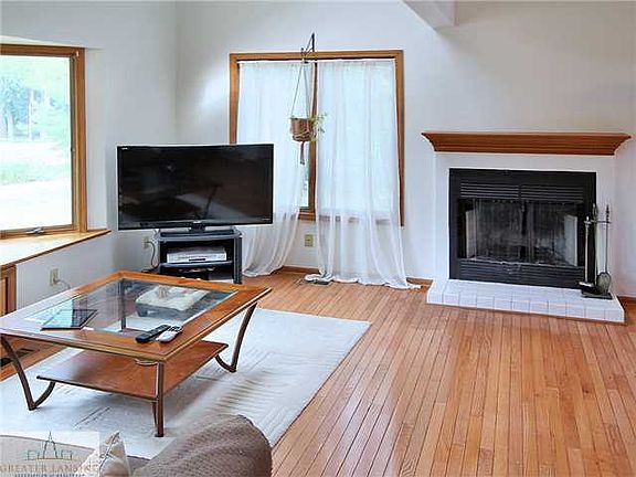 3rd image of 3111 E Birch Row Dr