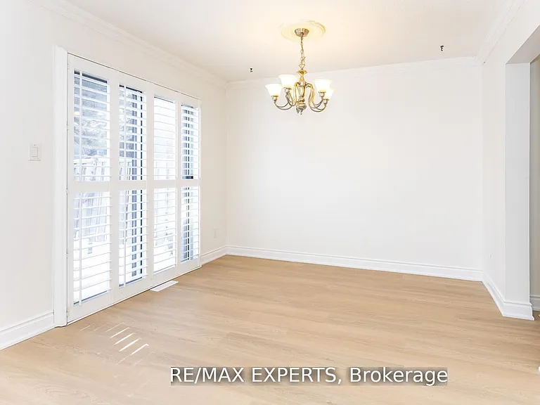 31 Carleton Pl — Photo 4