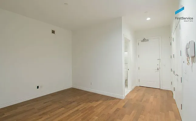 Rented by FirstService Realty (legacy) | media 31