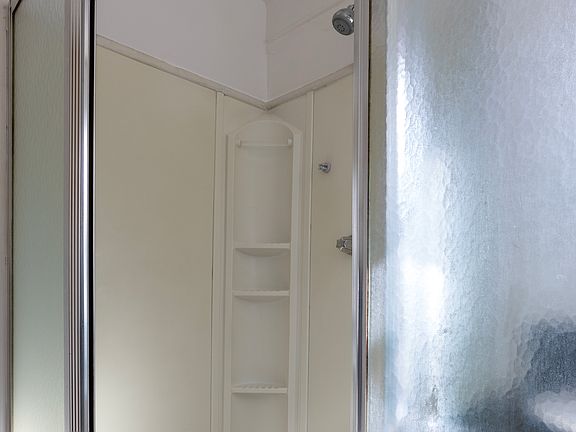 5th image of 711 De La Vina St APT 1