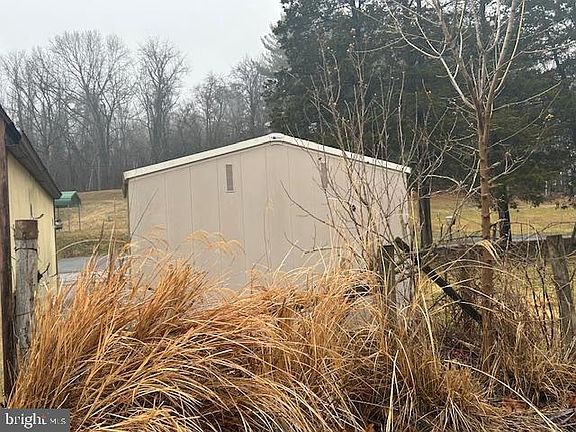 4th image of 2303 Chestnut Grove Rd
