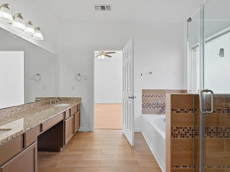 2910 Cocona Ln — Photo 35