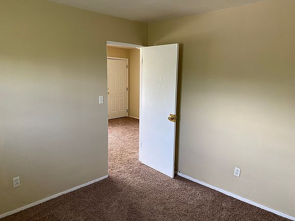 4th image of 209 Castellano Dr #8