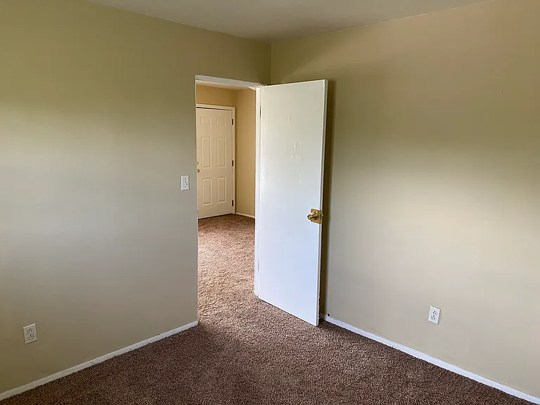 209 Castellano Dr #8 — Photo 4