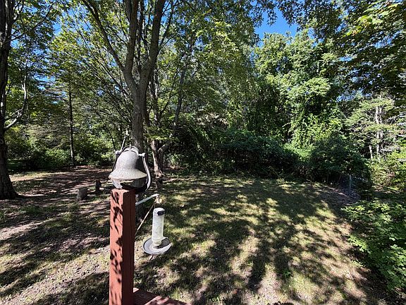 3rd image of 4879 Grand St
