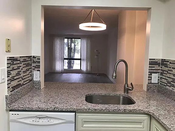 5th image of 59 Brainerd Rd APT 207