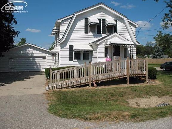 2nd image of 1088 W Pine Ave