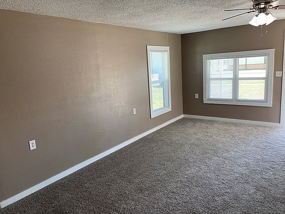 2nd image of 822 Pulliam St