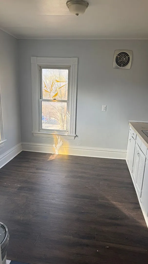 115 2nd Ave — Photo 3