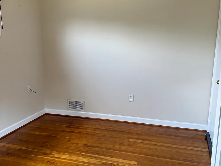 506 N Owen St — Photo 6