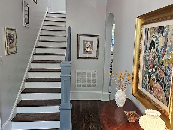3rd image of 210 Forest Hill Ln