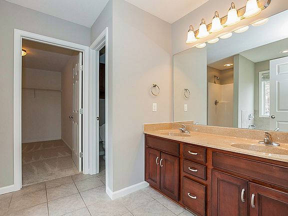 4th image of 3292 Twelve Oaks Blvd