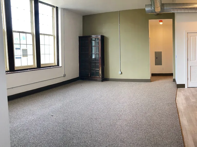Hawthorne School Apartments — Photo 13