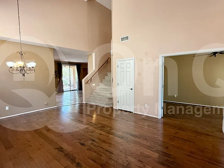 2314 W Spur Dr — Photo 6