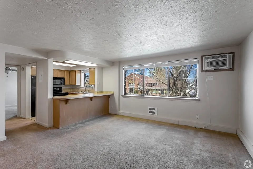 Walnut Court — Photo 2