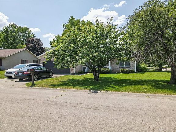 4th image of 3244 Magnolia Dr