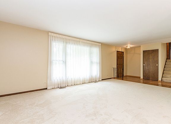 3rd image of 508 E Cunningham Dr